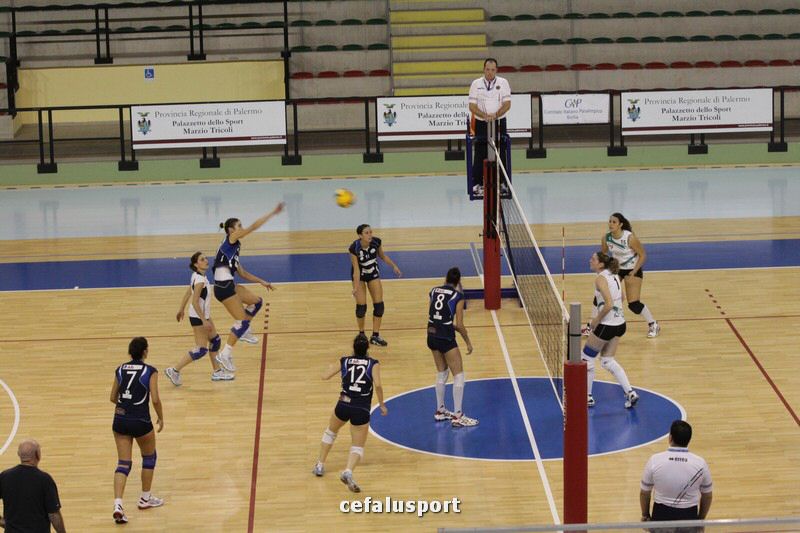 111030 volley 239_tn.jpg